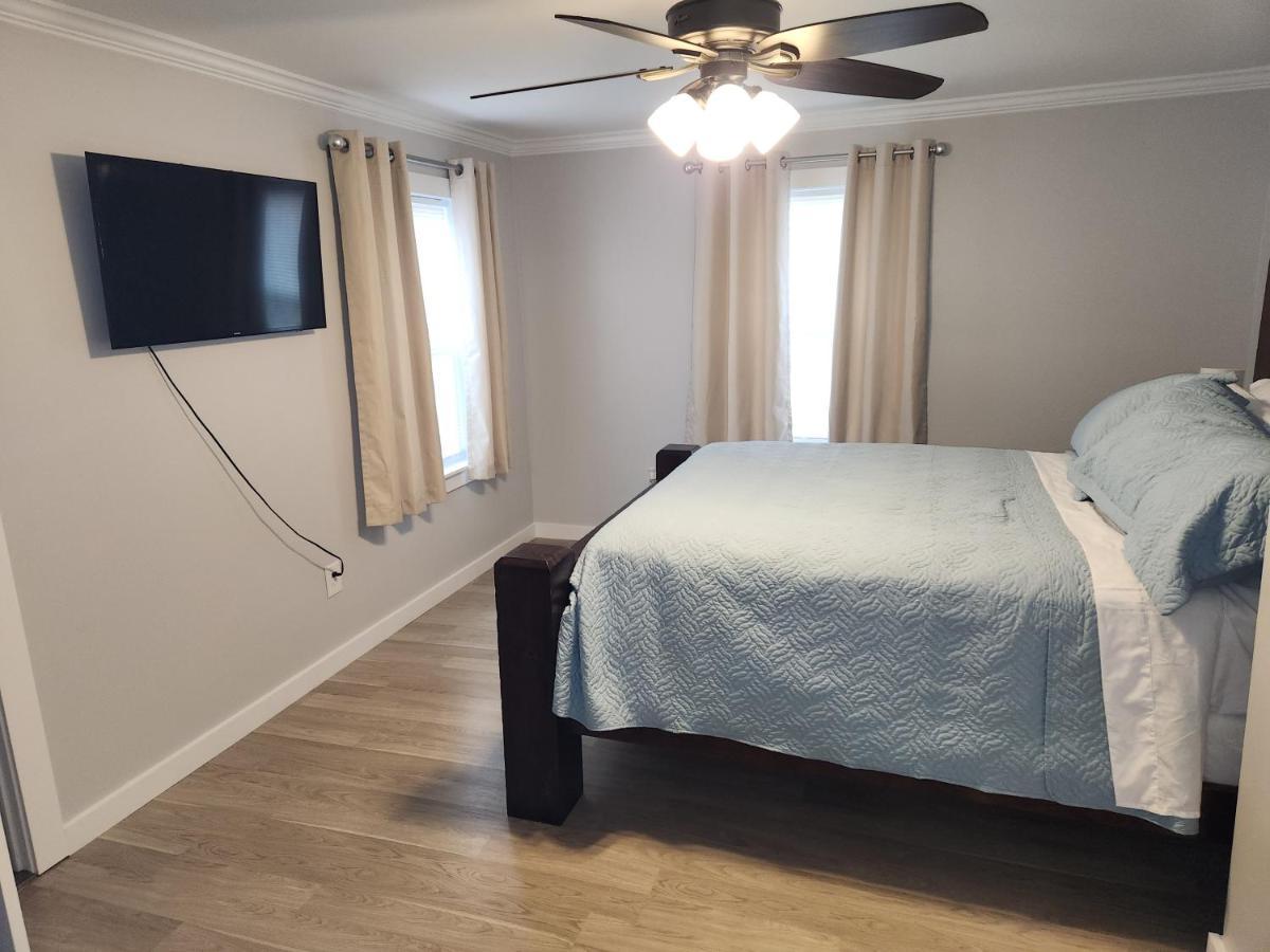 Villa Coastal Getaway à Morehead City Extérieur photo