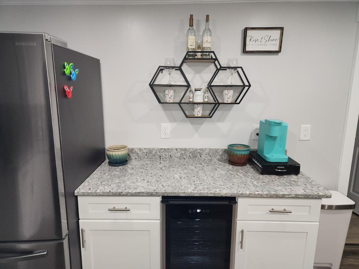 Villa Coastal Getaway à Morehead City Extérieur photo