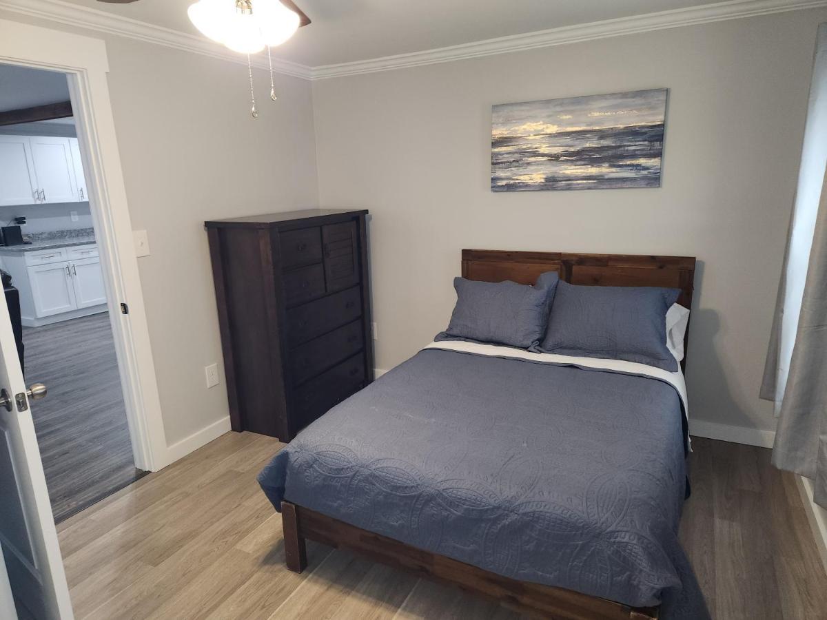 Villa Coastal Getaway à Morehead City Extérieur photo