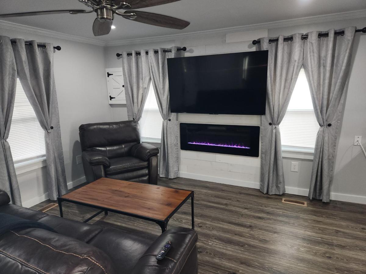 Villa Coastal Getaway à Morehead City Extérieur photo
