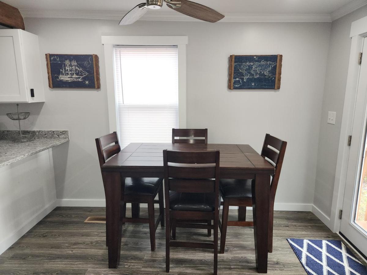 Villa Coastal Getaway à Morehead City Extérieur photo